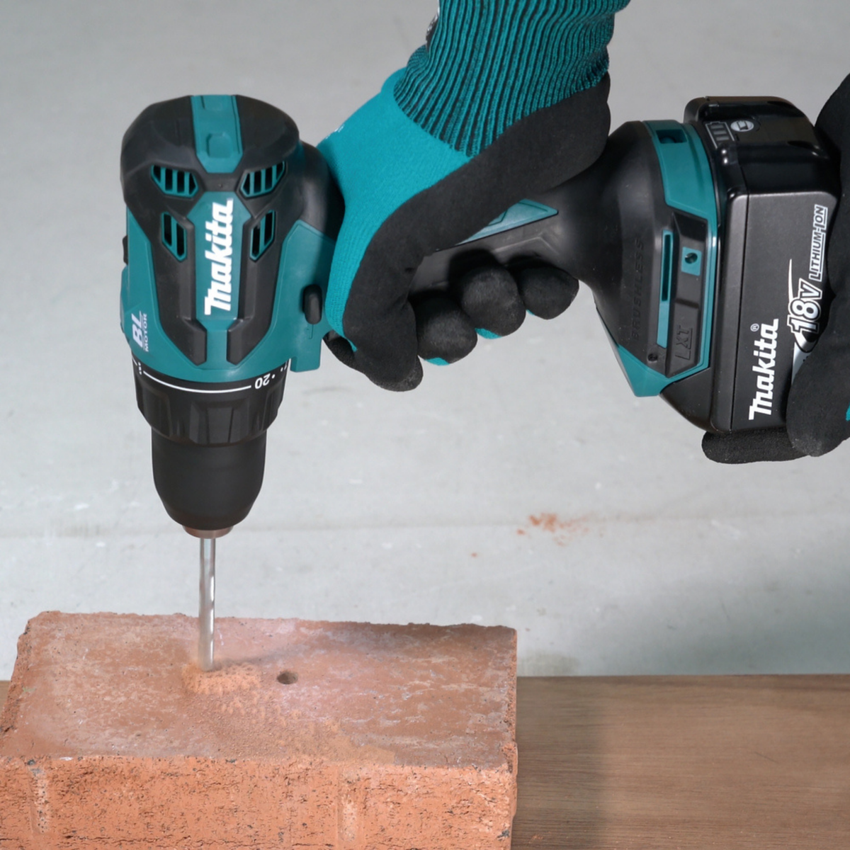 Taladro inalámbrico Makita DHP490 - características técnicas