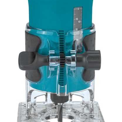 Rebordeadora Makita 3709 - recortando laminado