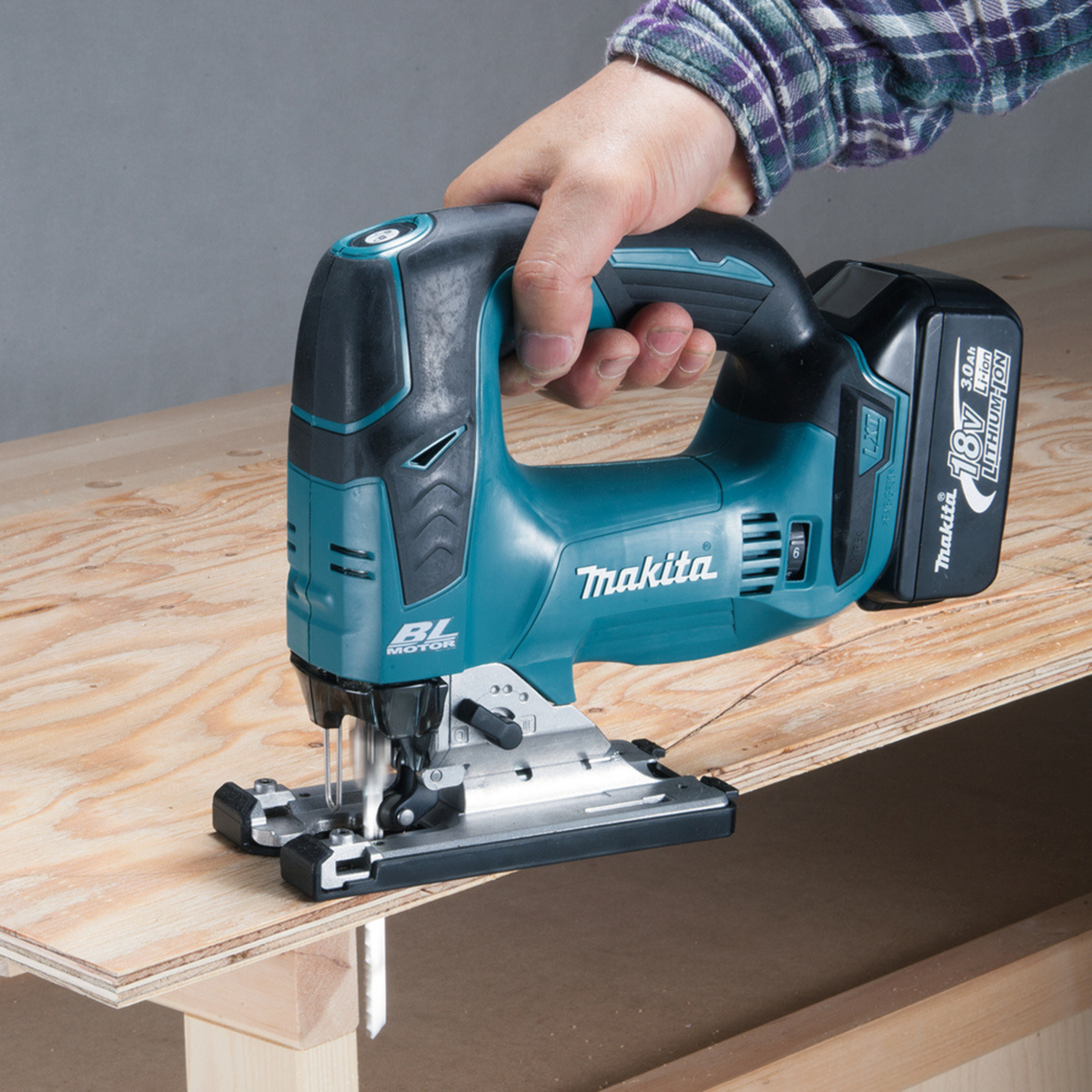 Sierra caladora Makita DJV182Z - características técnicas