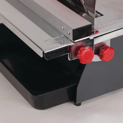 Cortador eléctrico RUBI ND-180 - detalle de la mesa de corte